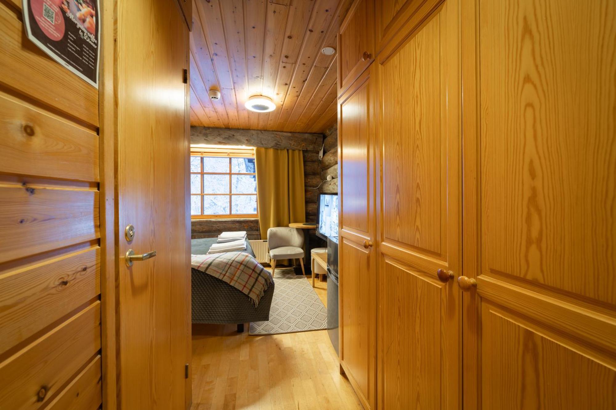 Kuukkeli Log Houses Teerenpesae Saariselka Room photo